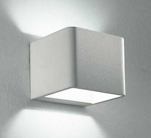 Immagine di Applique Led Cubo Luminoso Bianco Per Interni Doppia Emissione Sopra Sotto Atlas Fan Europe