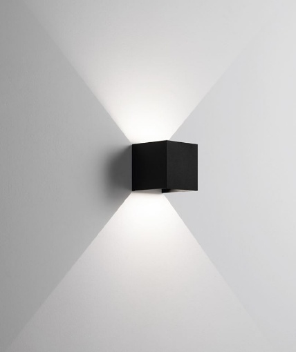 Immagine di Applique Cubo Led 10w 3000k Luce Sopra e Sotto Kubie Nero IP20 Isyluce 950B