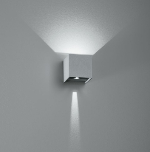 Immagine di Applique Led Cubo Grigio Per Esterno Fascio Luce Regolabile Led CCT 10w Alfa Intec Light