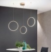 Immagine di Lampadario Decentrato Cerchi Sospesi Oro Led Dimmerabile Circus Ondaluce