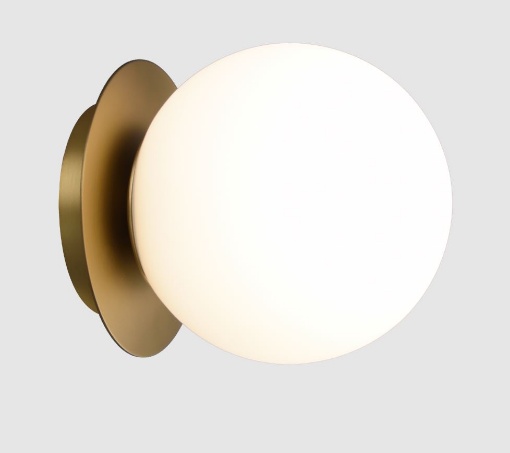 Immagine di Applique Parma Base Disco Oro e Paralume Sfera Vetro Opale IP44 ACB