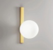 Immagine di Applique Da Parete Bacchetta Oro Sfera Vetro Bianco Enoire AP1 Luce Ambiente Design