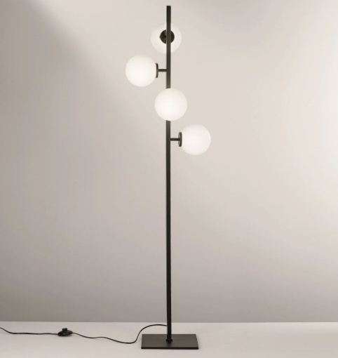 Picture of Piantana Moderna Nera Con Sfere Bianche Per Soggiorno Enoire Luce Ambiente Design