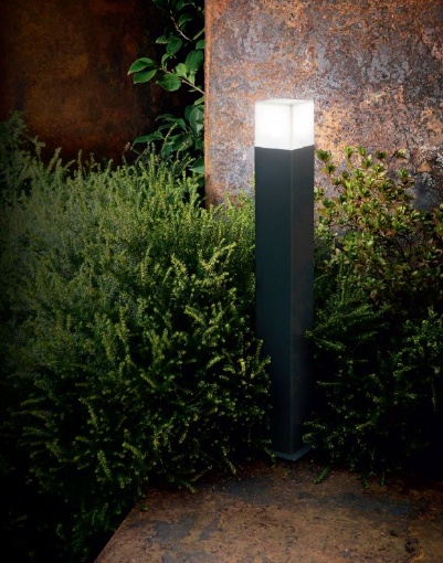 Immagine di Lampioncino Da Esterno Paletto Quadrato 70 cm Aditi Antracite GES412 Gea Led