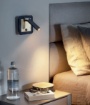 Immagine di Applique Nero Ottone Con Faretto Orientabile Per Comodini Led 6w 3000k Closer Smarter