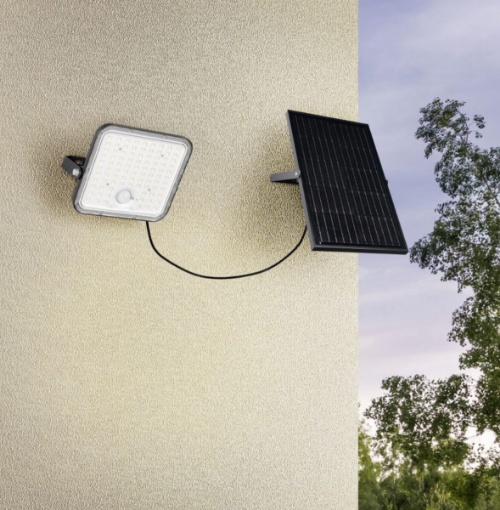 Immagine di Faro Led Energia Solare 18w 4000k IP65 Crepuscolare Dimmer Telecomando Acora Trio